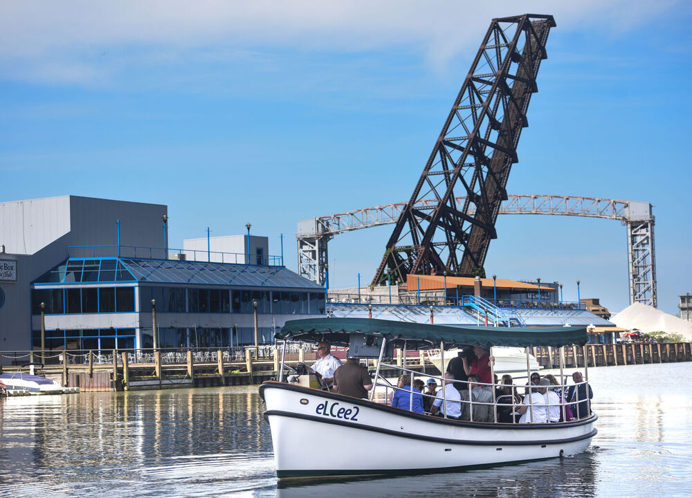 cuyahoga-river-by-boat-with-cleveland-metroparks