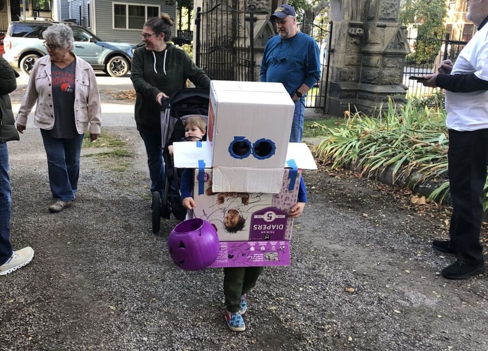 trick-or-treating-in-the-cemetery