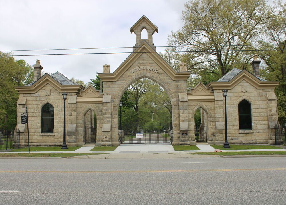 buried-history-of-woodland-cemetery